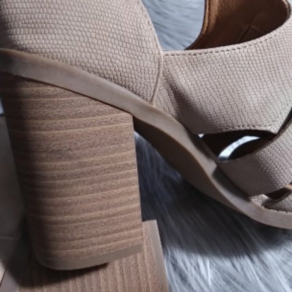 Womens Auburn Faux Leather Open Toe Stacked Heel - Picture 2 of 6